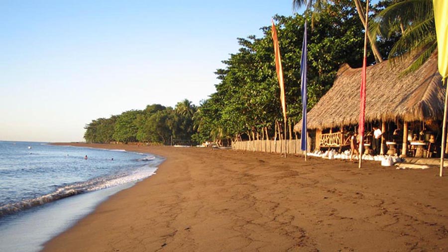 Dauin El Dorado Beach Resort beach front